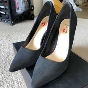 Pointy Block Heel Pumps